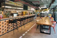 Moxy Barcelona - Quầy bar