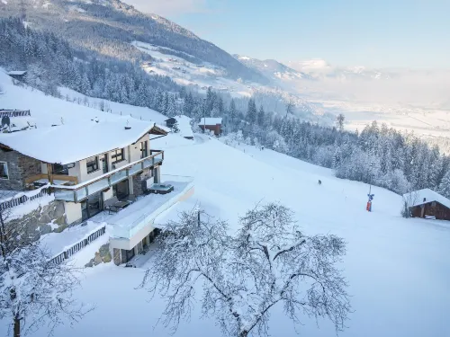 Chalets & Apartments Wachterhof Hotels in Stumm