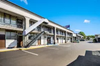 Knights Inn Trevose Hotels in Bensalem