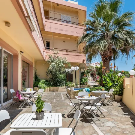 Louladakis Apartments