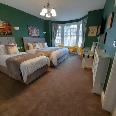 Crescent Lodge Guest House