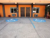 Hotel la Hacienda de la Langosta Roja - parking