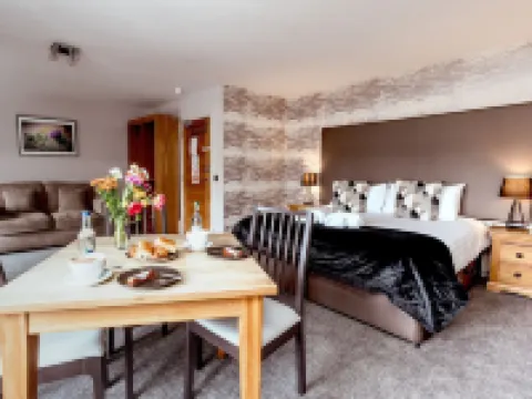 The Tower Gastro Pub & Apartments Hotels in Crieff