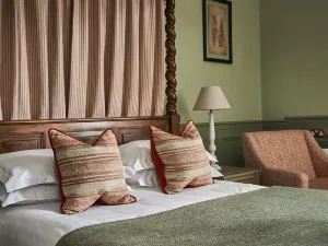 Careys Manor Hotel & SenSpa