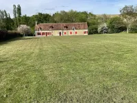 Chambres d'Hôtes l'Orée des Vignes Hotel a Nievre