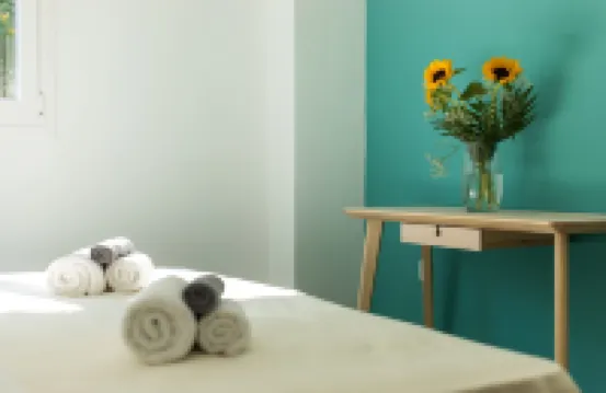 Local Hostel & Suites