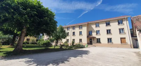 Cit'Hôtel la Résidence Отели в г. Тезийё