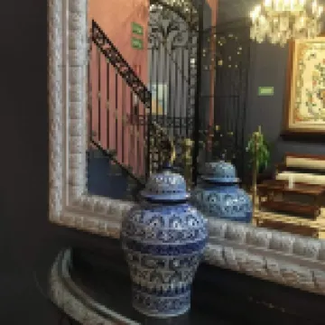 โรงแรม เอเลนา