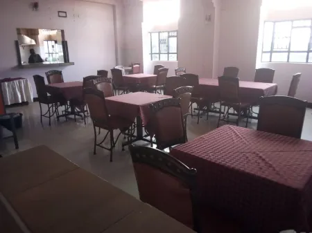 Summer Springs Hotel