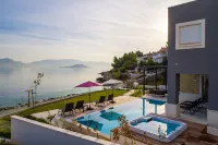 Beachfront Villa Grey Martini with Pool - Havudsigt