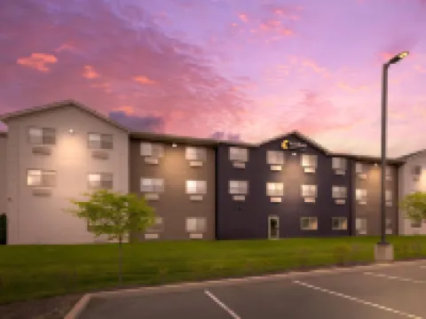 Comfort Inn & Suites North Greenfield Hotels in Greenfield