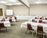 Comfort Inn & Suites Riverview Near Davenport and I-80 Hotels in Le Claire