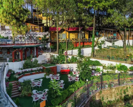 Zone Connect by the Park, Lansdowne Hotels in Pauri Garhwal