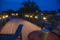 The Woods- Container Tiny House 12 Min to Magnolia/Baylor/Downtown Hotels in China Spring