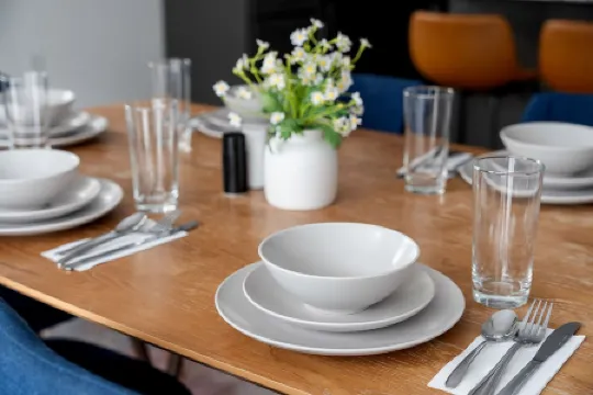 The Oak King Bed Huge Backyard