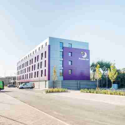 Premier Inn London Edmonton Hotel Exterior
