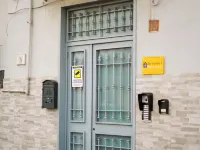 Terminal 1 Guest House Hotels near Naples International Airport