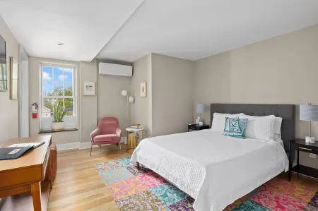 The Howard Hotel Отели рядом с достопримечательностью «Гудзон»