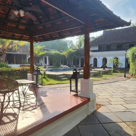 Kumarakom Tharavadu - Heritage Hotel