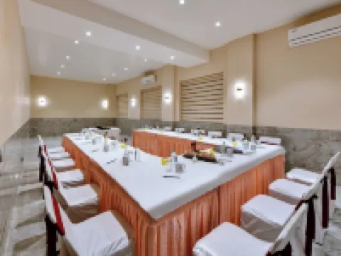 Click Hotel Bhuj ブジのホテル