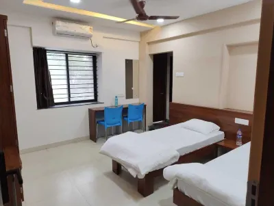 Datsung Studios Hotels near Army Institute of Technology