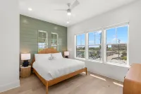 Two Amazing Homes at The Gemma - Jacuzzi