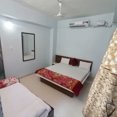 Hotel Adiraj Palace and Lodging Hotels in Shani Shignapur