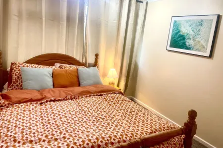 Elegant 3Br w/ Free Parking, Garden, Pet Friendly