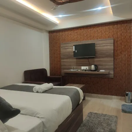 Hotel Abhinandan Отели в г. Айодхья