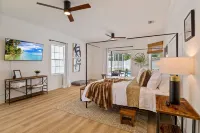 VILLA LAS PALMAS Beautiful Fenced-in Pool Home with Spa- Sleeps 8 Hotels near Target