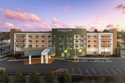Courtyard Fayetteville Fort Liberty/Spring Lake 스프링레이크 호텔