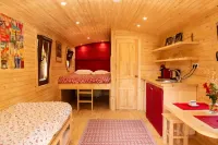La Jolie Longère Fleurie Tiny House Avec Piscine et Jardin Hotels in Virson