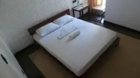 Hotel Elaine Hotels in Монараґала
