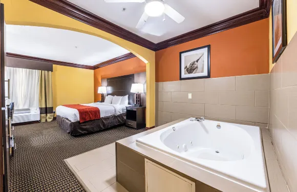 克魯特傑克森湖舒適全套房酒店