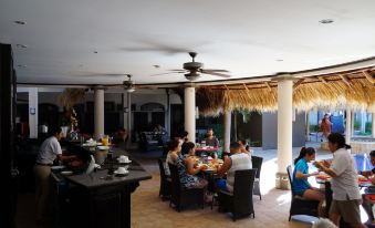 Hotel Colono Beach - Housity