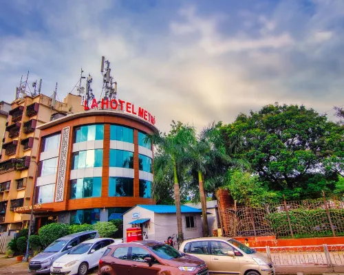 La Hotel Metro Near BKC Các khách sạn gần Khu ổ chuột Dharavi