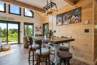 3BR Escape w/ Hot Tub + Grill + Fireplace