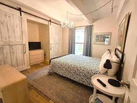 Breathtaking  Lakefront Luxurious 3BR condo in the Heart of Rockies