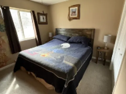 cabin on a stream Pendleton County otelleri