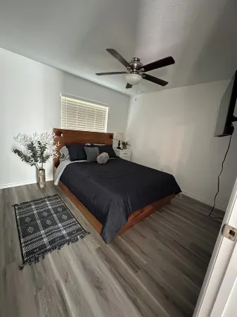 Charming 3-bedroom house in serene Eustis with POOL! Mins to Downtown MT. DORA. Отели в г. Юстис