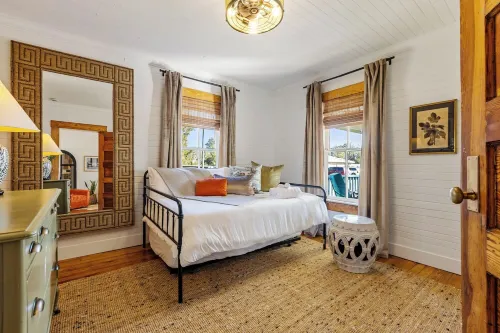 Welcome to The Schoolhouse – A charming cottage in historic Monticello, Florida.