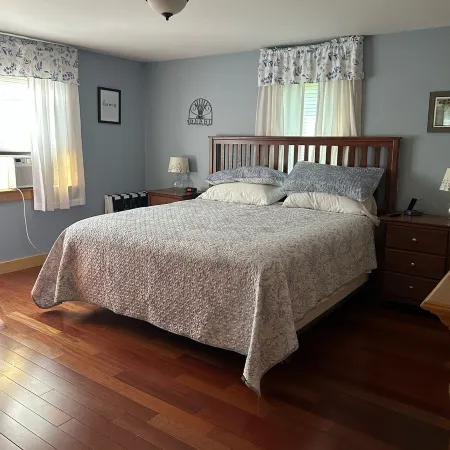 Charming 3 Bedroom Home, Centrally Located In The Heart Of Acadia National Park.
