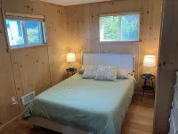 Cozy 2-bedroom cabin in charming Mutiny Bay