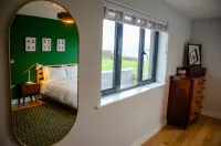 Stunning luxury cliff top retreat - direct access to the South West Coast Path.