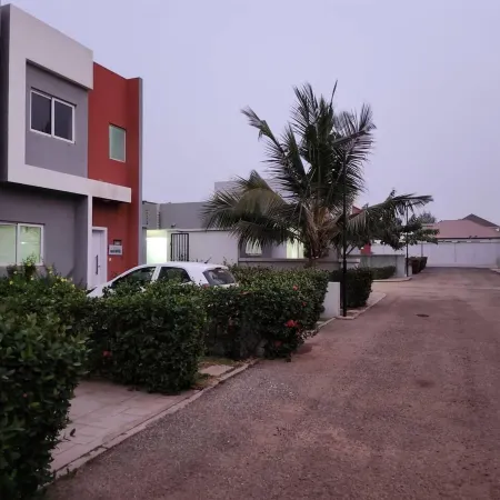 Spacious Luxury 3Bed Hse in Tema - Netflix Wi-fi