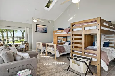TripleHRetreat+Pets+Waterfront+Dock+GameRoom