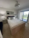 Marco Island Townhouse walking distance to South End Beach