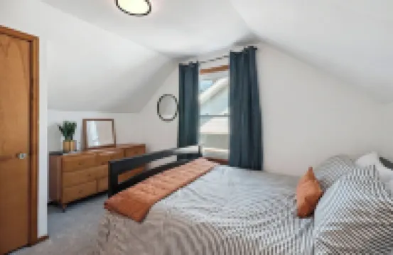 Welcome to Lakeside Magnolia Cottage