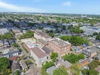 拜沃特套房酒店