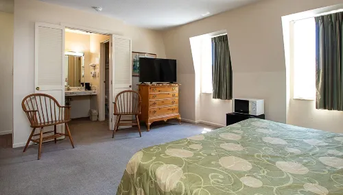 Country Squire Inn and Suites Hotels in Coshocton